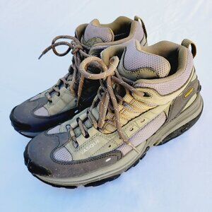 Vasque Women's Leather GTX Trail Hiking Boots Shoes - size 9.5